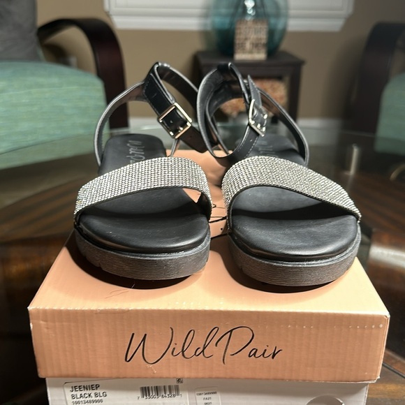 Wild Pair Women’s Jeenie Sparkle Open Toe Ankle Strap in black Sz 8 - Picture 2 of 9